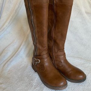Brown boots